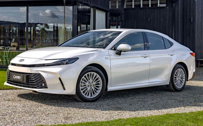 2025-Toyota-Camry_Australia-19-e1726728464753-850x530.jpeg