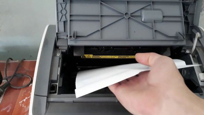 cách khắc phục lỗi kẹt giấy trên máy in Canon