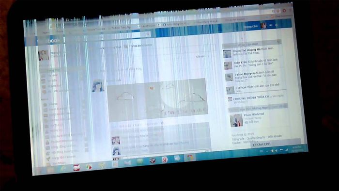 Lý do màn hình laptop bị giật