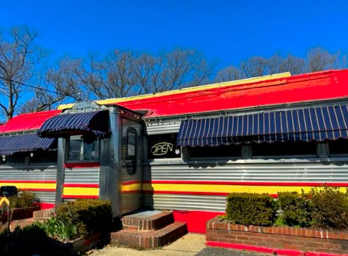 The front of a diner in Wall Township, NJ.