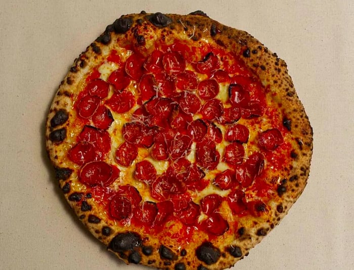 A delicious pepperoni pizza.