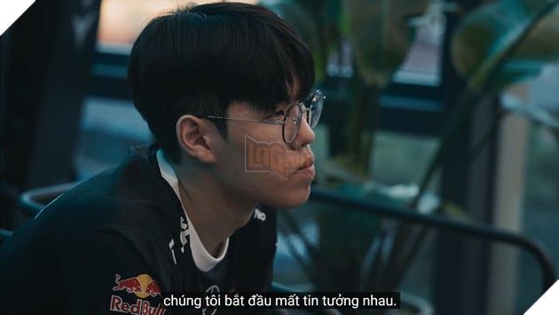 LMHT: Phim tài liệu của T1 khiến fan lo âu khi khủng hoảng năm 2023 lại tái diễn