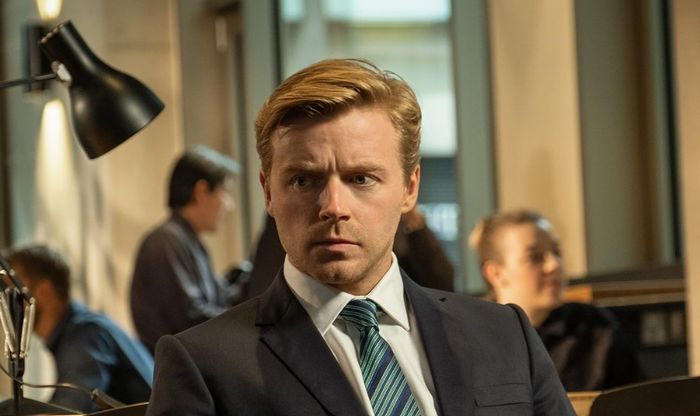 Jack Lowden trong Last Stop