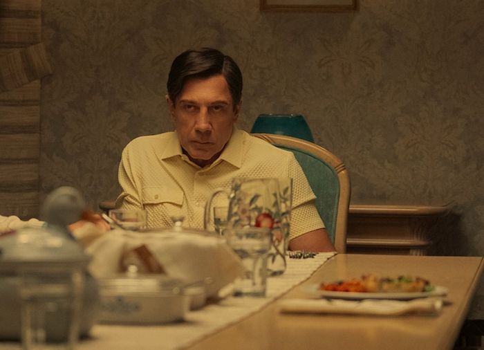 Javier Bardem thủ vai Jose, một người cha thành đạt nhưng ẩn chứa nhiều bí ẩn.