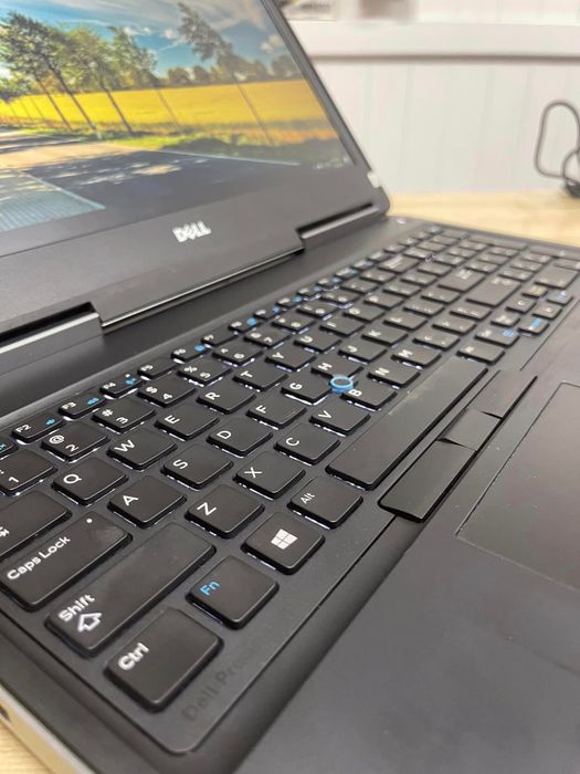 Hình ảnh Nguyễn Đức Laptop 2