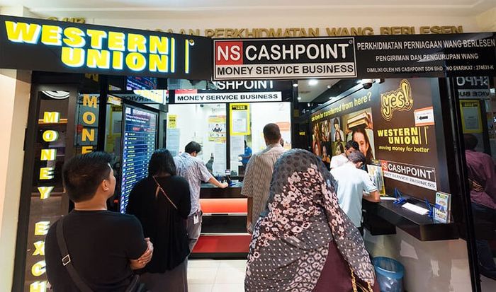 Kinh nghiệm đổi tiền Malay năm 2024 bạn cần nắm rõ 8