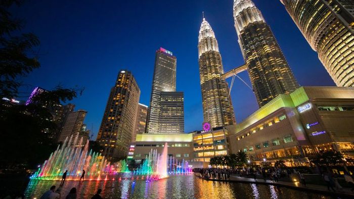 Không cần lo lắng về việc không biết chơi gì ở Kuala Lumpur với 10 địa điểm hấp dẫn hàng đầu.