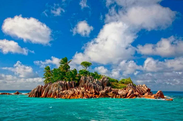 St. Pierre Island, Praslin