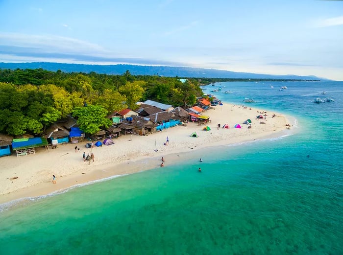 A stunning view of White Beach at Moalboal on Cebu Island