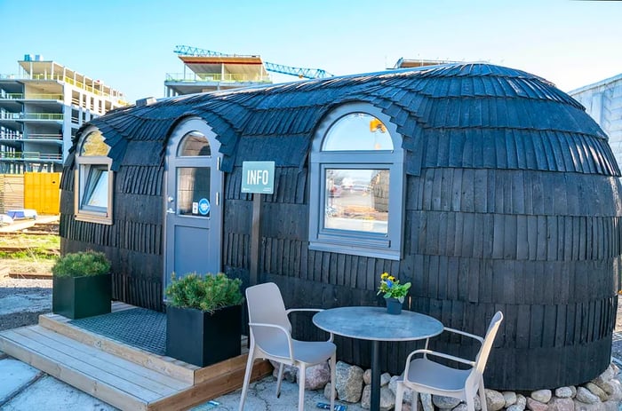 Iglu Park in the Noblessner area is an amazing chill spot for working or relaxing. This cool Estonian startup has created these Iglu houses, featuring saunas, bars, and home office spaces.