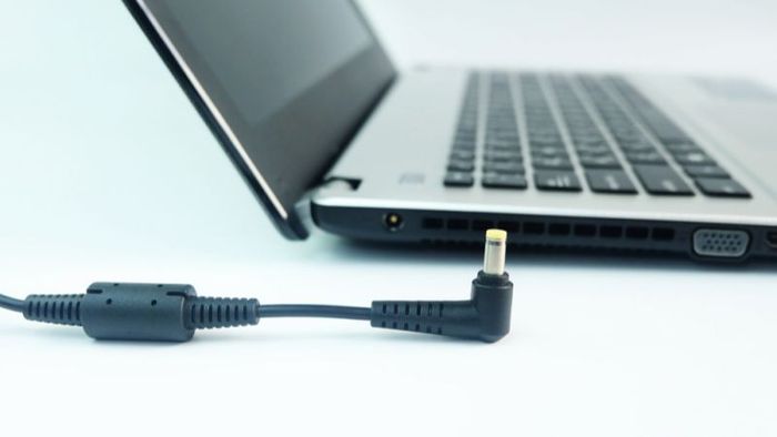 laptop-khong-bat-man-hinh-15