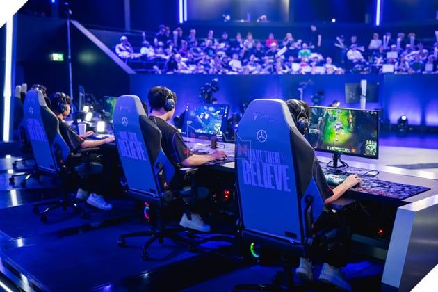 CKTG 2024: MAD Lions KOI Tỏa Sáng Với Sức Mạnh Vượt Trội, Vikings Esports Rơi Vào Thế Khó 3