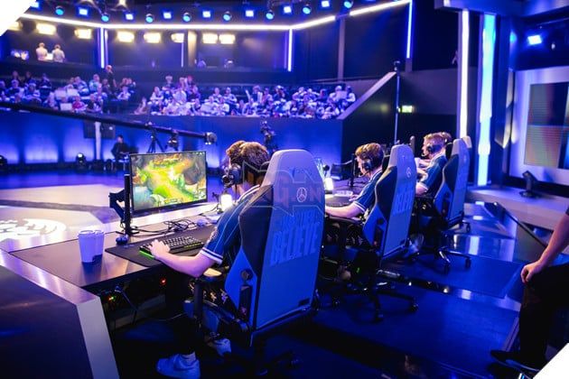 CKTG 2024: MAD Lions KOI Tỏa Sáng Với Sức Mạnh Vượt Trội, Vikings Esports Rơi Vào Thế Khó 2
