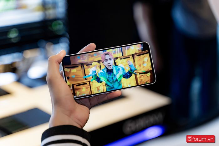 Chiếc điện thoại sở hữu chip Exynos 2400e mạnh mẽ