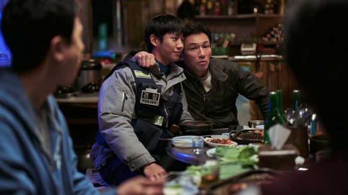 Hwang Jung Min, được mệnh danh là 'Ông hoàng phòng vé', lại một lần nữa không làm khán giả thất vọng.