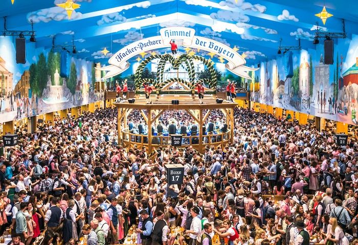 Oktoberfest 2024: Lễ hội bia Đức rộn ràng và hoành tráng nhất thế giới
