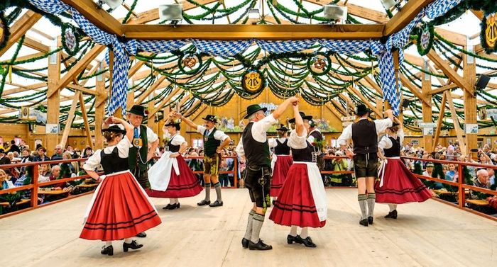 Oktoberfest 2024: Lễ hội bia Đức rộn ràng và hoành tráng nhất thế giới 4
