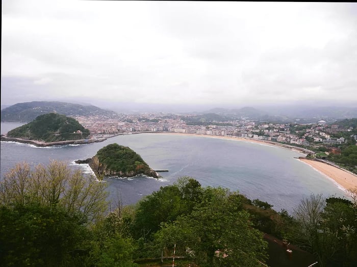 Playa de la Concha ranks among the finest city beaches in Europe.