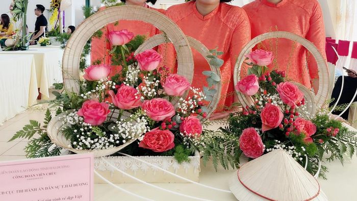 Bài thuyết trình cắm hoa hồng 20/10 4