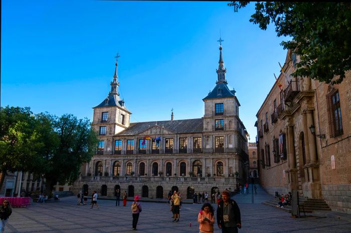 Toledo's City Hall showcases a blend of architectural styles, incorporating both Renaissance and Baroque features.