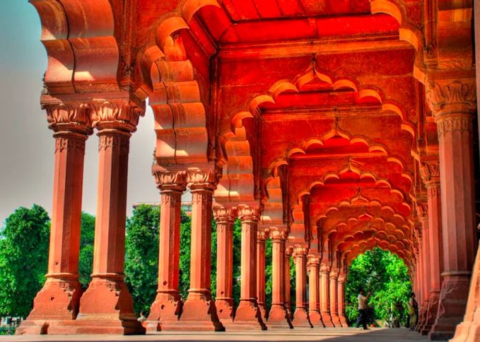 Red Fort's Elegant Sandstone Arches