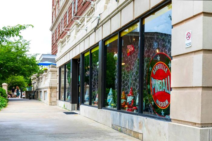 The exterior of the Battery Park Hotel and Asheville Pinball Museum