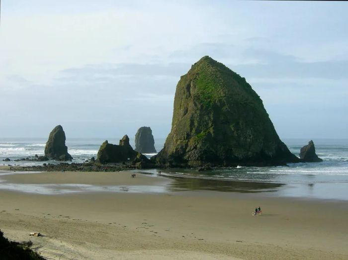 BTlow-tide-cannon-beach-or-07201413-050424.jpg