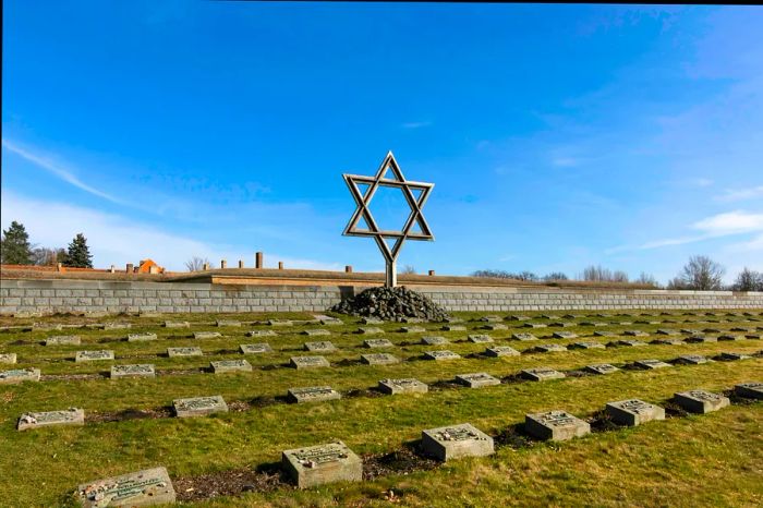 In the center of the National Cemetery Theresienstadt, a large Star of David commemorates around 10,000 victims.