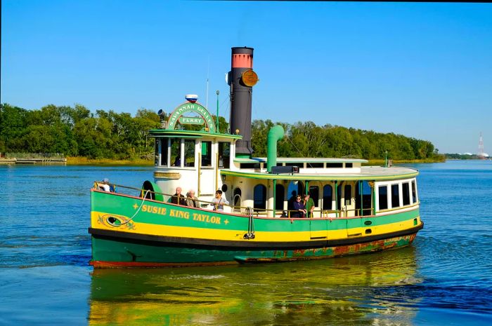 Savannah’s waterfront, Georgia, USA, and the Savannah Belles Ferry