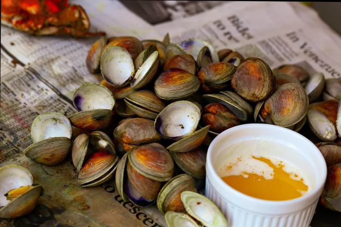 Baked clams served with butter