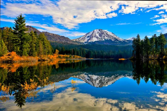 Manzanita Lake and Lassen Peak, Lassen Volcanic National Park