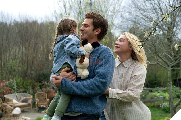 Andrew Garfield Chia Sẻ We Live In Time Giúp Anh Vượt Qua Khủng Hoảng Tuổi Trung Niên 2