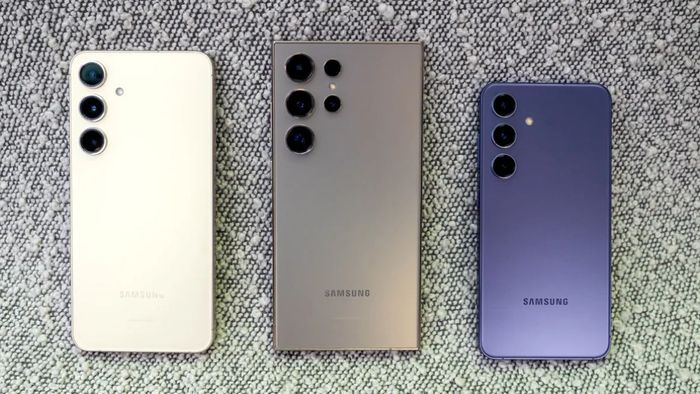 Lưu ý khi mua điện thoại Samsung 3 mắt