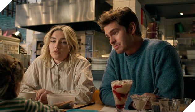 Andrew Garfield Chia Sẻ We Live In Time Giúp Anh Vượt Qua Khủng Hoảng Tuổi Trung Niên