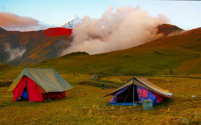 roopkund-trek-hiking-in-india.jpg