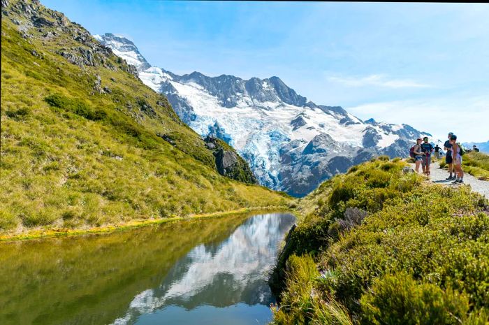 Sealy Tarns Track - stunning lake mirroring Mount Cook - New Zealand