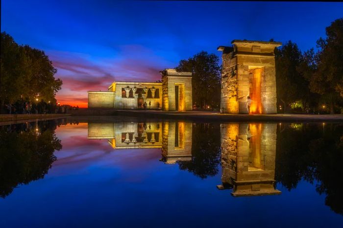 TEMPLO-DEBOD.jpg