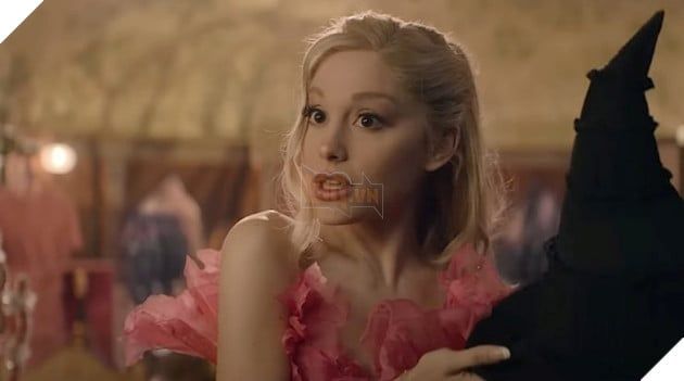 Ariana Grande Đáp Trả Những Lời Chỉ Trích Về Giọng Nói Của Mình Trong Phim Wicked 2