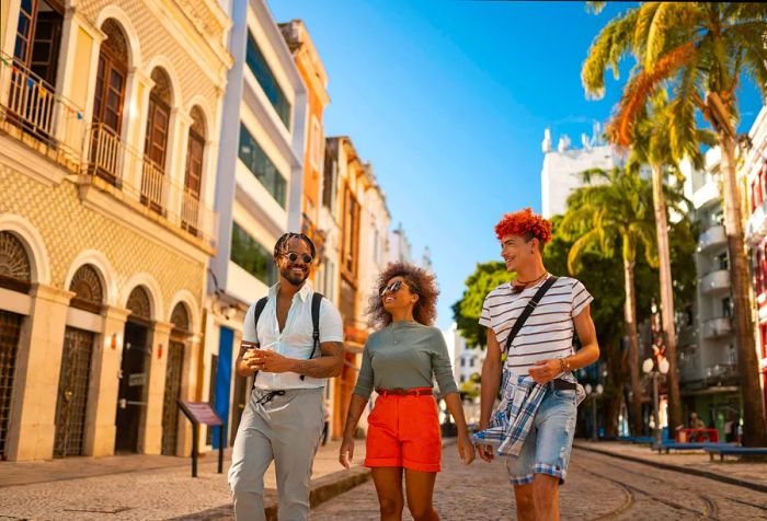 Friends exploring the streets of Recife, Pernambuco