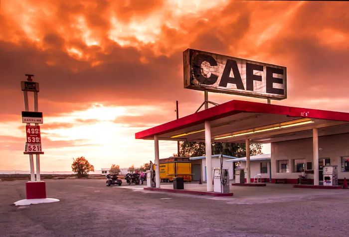 dest_usa_california_route-66_gas-station_and_cafe_gettyimages-489477808_universal_within-usage-period_62695