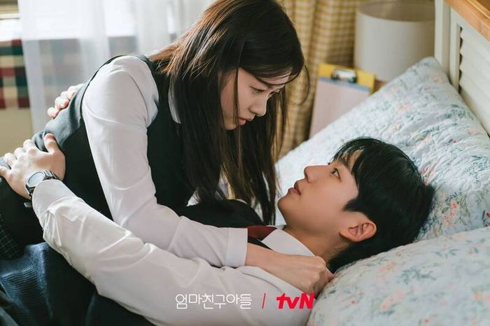 Cả Jung Hae In và Jung So Min đều thể hiện xuất sắc vai diễn của mình