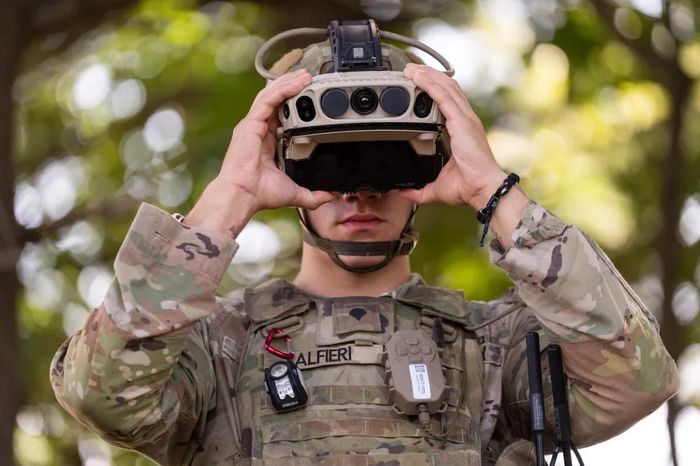 Microsoft đã quyết định ngừng sản xuất HoloLens 2