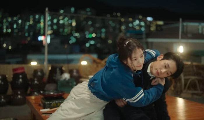 Seung Hyo và Seok Ryu vẫn luôn trêu chọc nhau như hồi còn bé