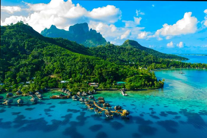 Stunning overwater bungalows in Bora Bora, Tahiti, French Polynesia