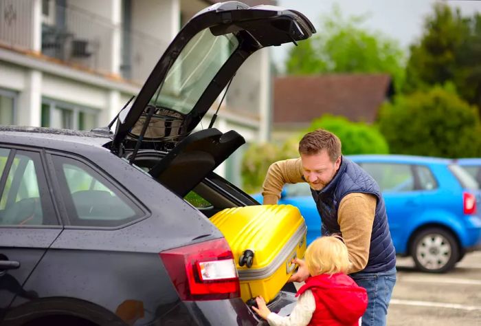 theme_travel_family_roadtrip_packing_car_adventure-shutterstock-portfolio_1437552449-1