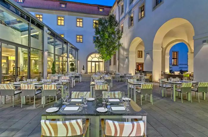 Courtyard Dining at Augustine