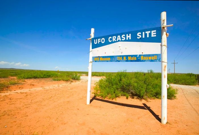 DEST_USA_NEW-MEXICO_ROSWELL_UFO-MUSEUM_GettyImages-6117-000980