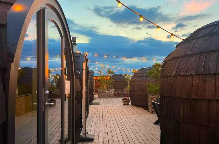 Iglu bar at Dusk