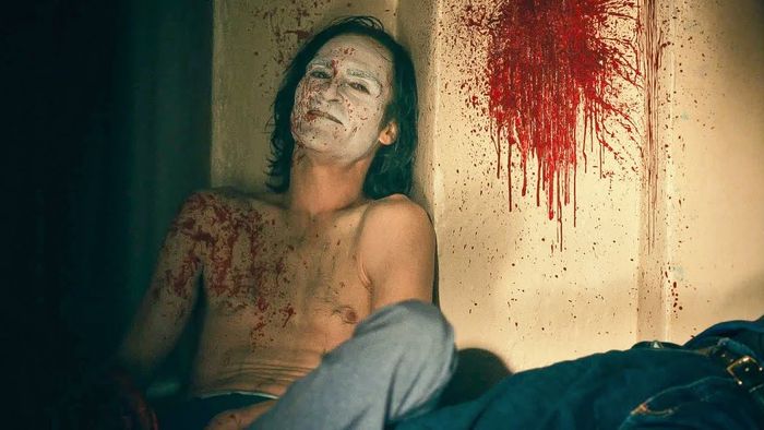 Khoảnh khắc Joker thể hiện rõ sự tàn bạo của hắn.