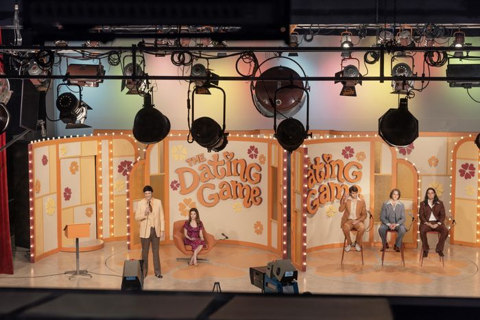 Rodney vẫn thản nhiên tham gia gameshow mà không hề lo lắng.
